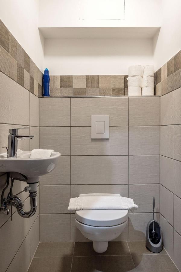 Walnut Tree Apartment Budapest Luaran gambar